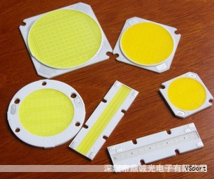 最近一周网络上出现了一则科技热议，称中国科学家提出了一种新型极深紫外光源产生原理，可能破解光刻机的核心难题，并有传言称雄安已在筹建光刻工厂。对此需要理性看待：新原理确有理论基础，但目前仍处于原理验证阶段，距离用于商用光刻机至少还需要较长时间。相关论文及进展在学术圈有讨论，但并不存在“马上就能落地”的情况，也不存在已落成的工厂可供实证的证据。