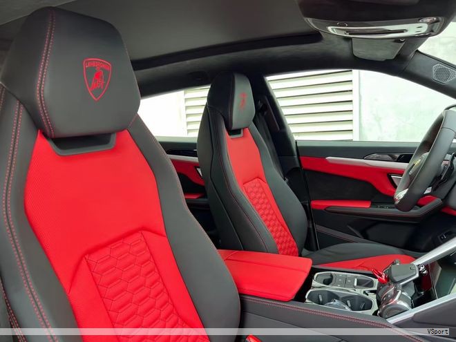 在现代光学应用中，光谱标定板是一种关键光学元件，广泛用于提升照明的均匀性，特别是在机器视觉的光源系统中发挥着重要作用。