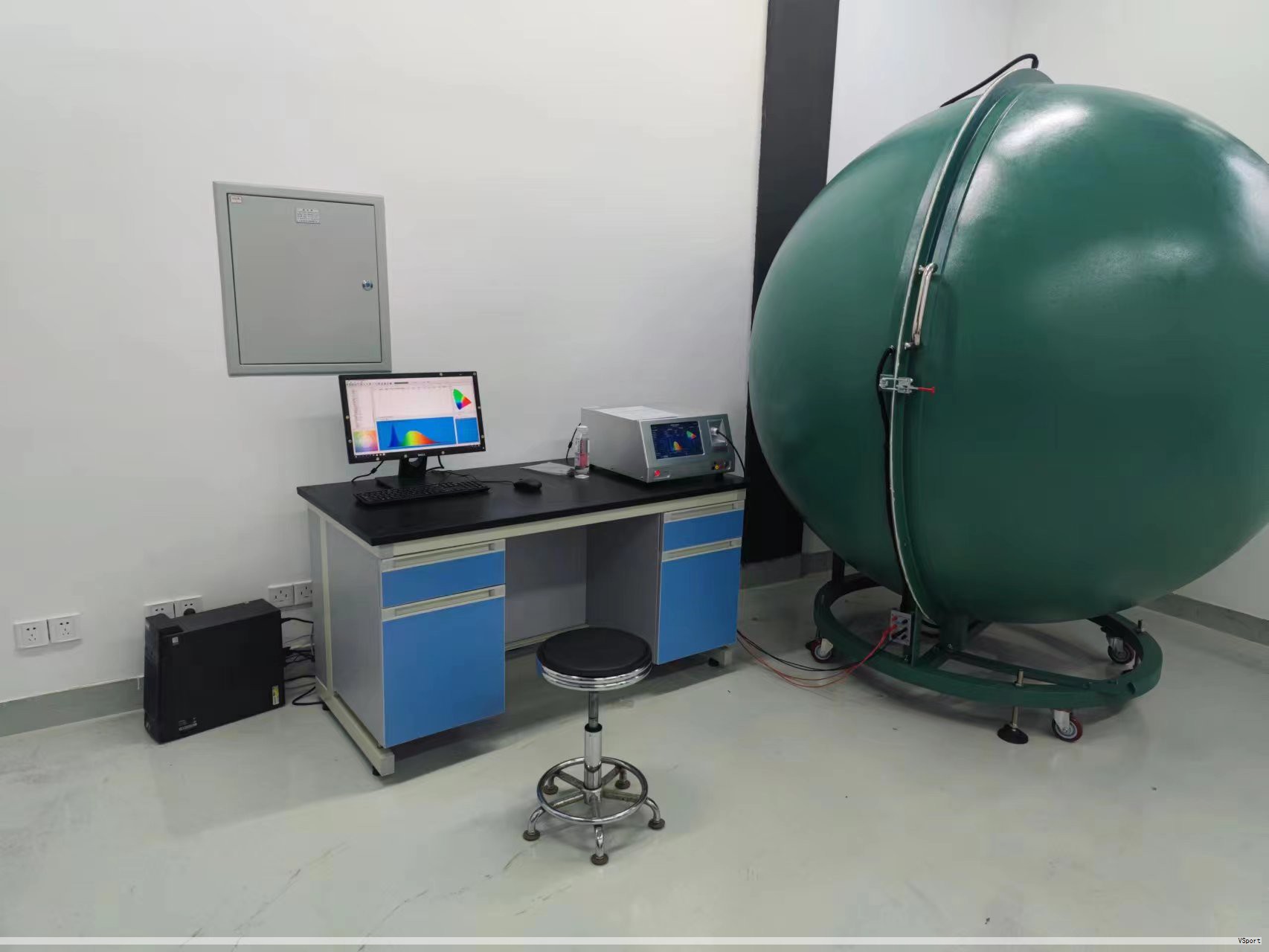 AT02 Pro作为炬光科技的VCSEL发射光源模组,具备超宽视场角、低噪声的蝙蝠翼光场分布、出色的抗阳光性能以及高分辨率等优势,能够为DMS和OMS照明场景提供高性能与高可靠性,是LED照明的升级替代选择。AT02 Pro是汽车级DMS/OMS的优选方案,同时也适用于机器视觉、增强现实、智能交通和激光红外照明等应用场景。 AT02 Pro作为炬光科技的VCSEL发射光源模组,具备超宽视场角、低噪声的蝙蝠翼光场分布、出色的抗阳光性能以及高分辨率等优势,能够为DMS和OMS照明场景提供高性能与高可靠性,是LED照明的升级替代选择。AT02 Pro是汽车级DMS/OMS的优选方案,同时也适用于机器视觉、增强现实、智能交通和激光红外照明等应用场景。