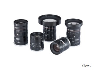 在标准光源箱中，A光源是一类常用的对色参考光源，通常通过白炽灯进行模拟，色温约为2856K，常与其他光源搭配用于同色异谱现象的测试。A光源属于钨丝灯，色温约2856K，广泛应用于家居照明、橱窗灯光等场景，光线柔和、色彩温暖，便于营造舒适的照明环境。其光谱特性体现为柔和的光线和温暖的色彩，因而受到广泛欢迎。