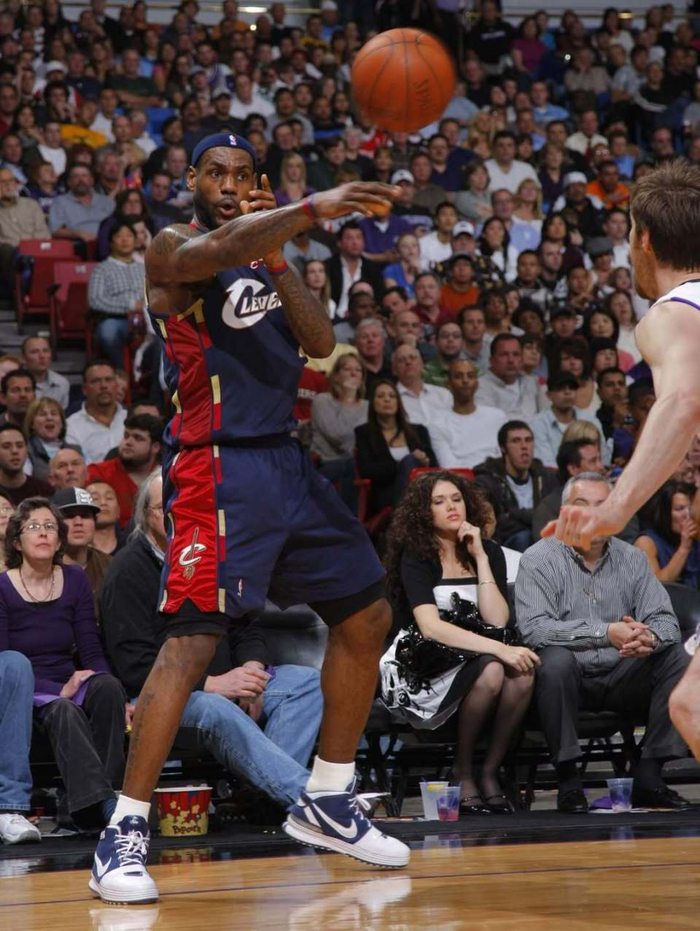 勒布朗-詹姆斯2009年3月14日51分之战引热议