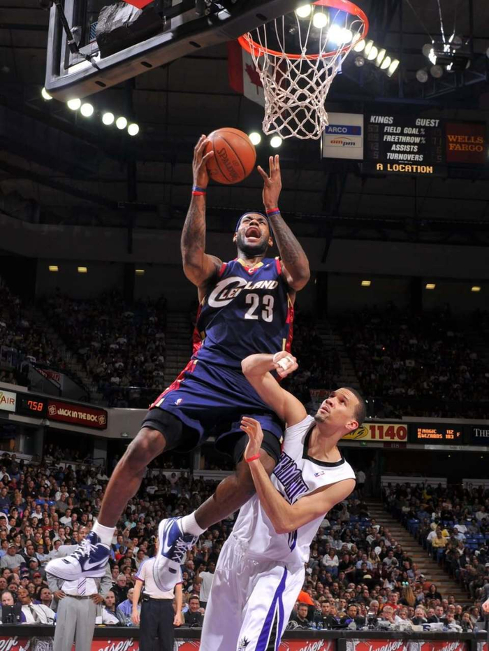 勒布朗-詹姆斯2009年3月14日51分之战引热议