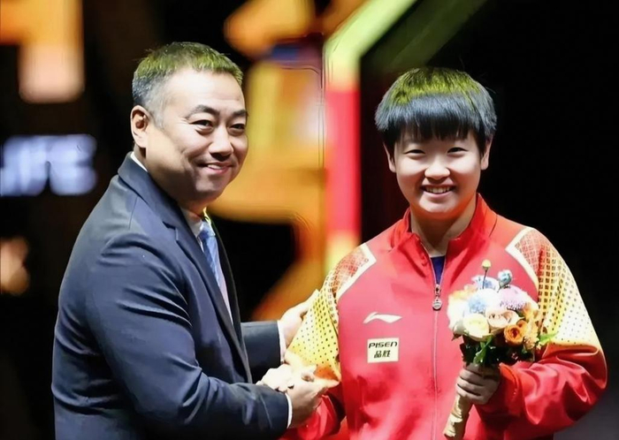 林诗栋因伤病退赛引争议，背后揭示职业运动员