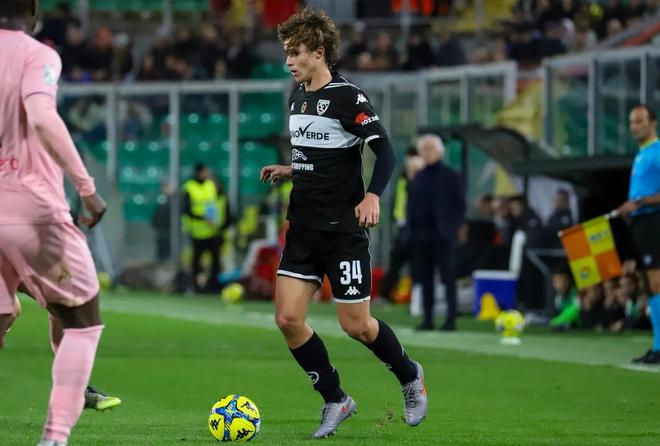 17岁米兰青训中场科莫托意乙闪耀身价飙升引意甲