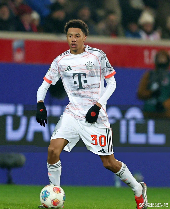 17岁德国中卫基亚拉遭曼城切尔西争夺 拜仁提前