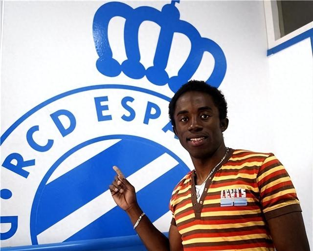 喀麦隆评论员：中国男足非强队 专注自身备战关