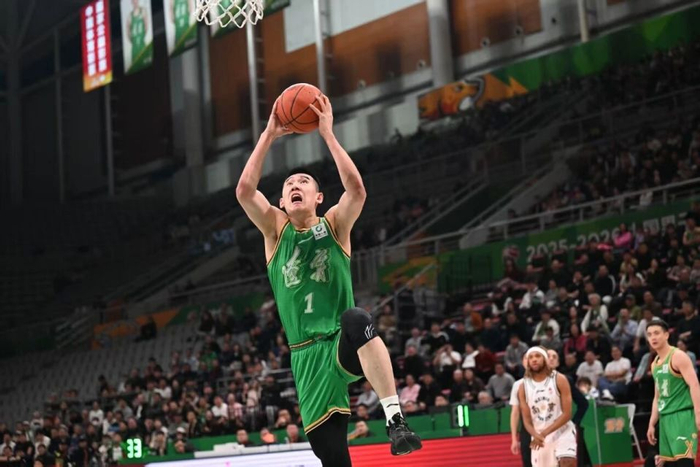 辽宁男篮三连主收官战逆转取胜 王岚嵚缺阵仍力