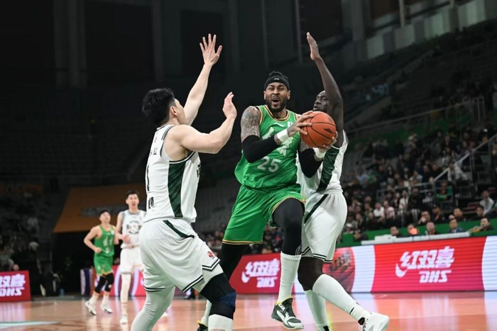 辽宁男篮三连主收官战逆转取胜 王岚嵚缺阵仍力