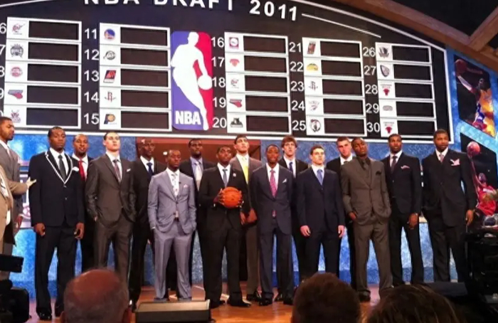 11届新秀得分王争霸战：小卡巴特勒欧文领跑榜单