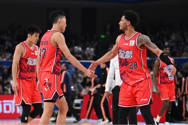 广厦客场双杀广州终结两连败 广州遭遇四连败